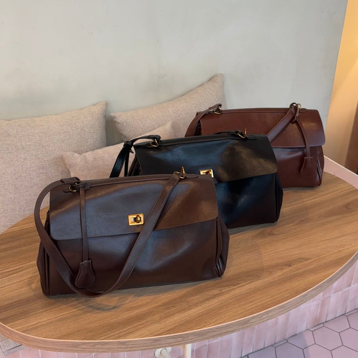 Camille Brun Élégant