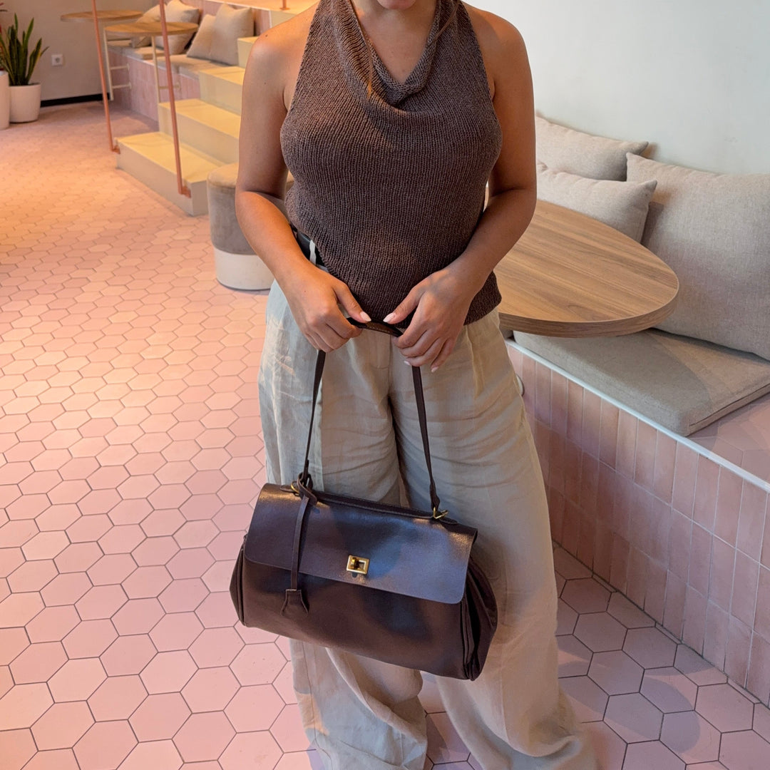 Camille Brun Élégant