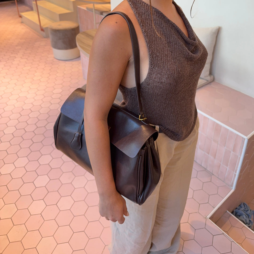 Camille Brun Élégant