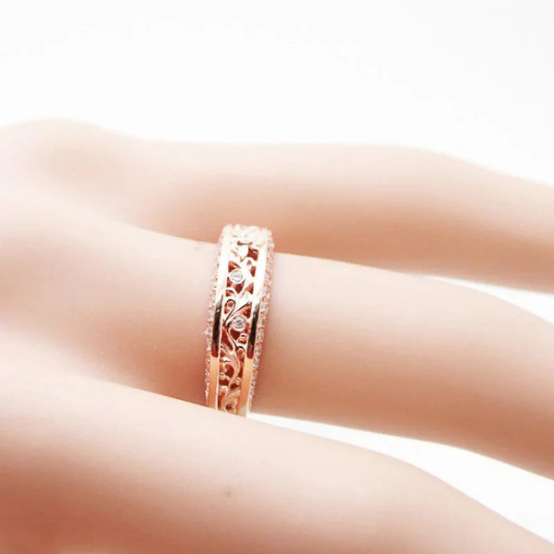 Bague de mariage florale en or rose avec zircon