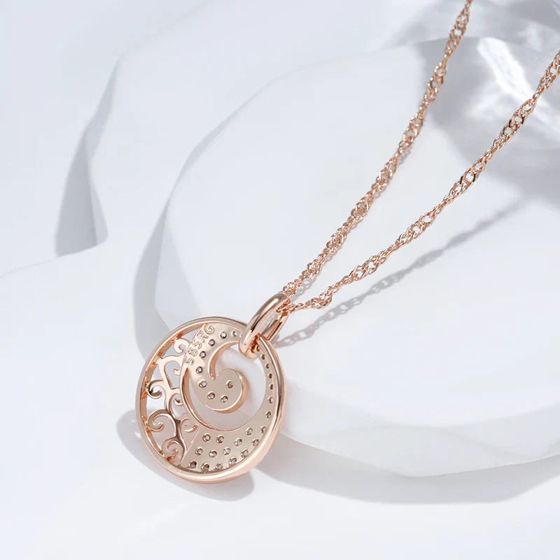Collier élégant en or rose avec fleur en cristal