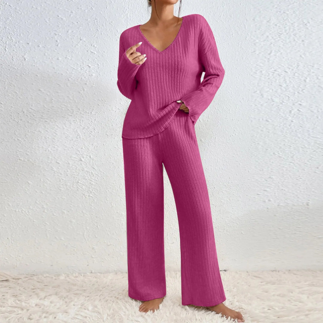 Vivienne™ – Deux-pièces avec pantalon droit et haut à col en V