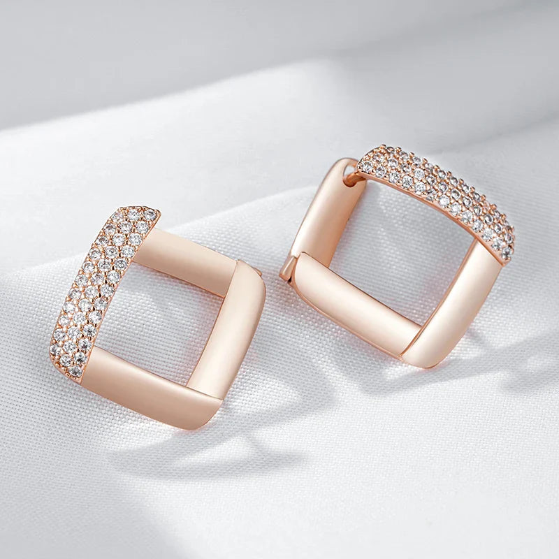 Puces d’oreilles en or rose et zircon
