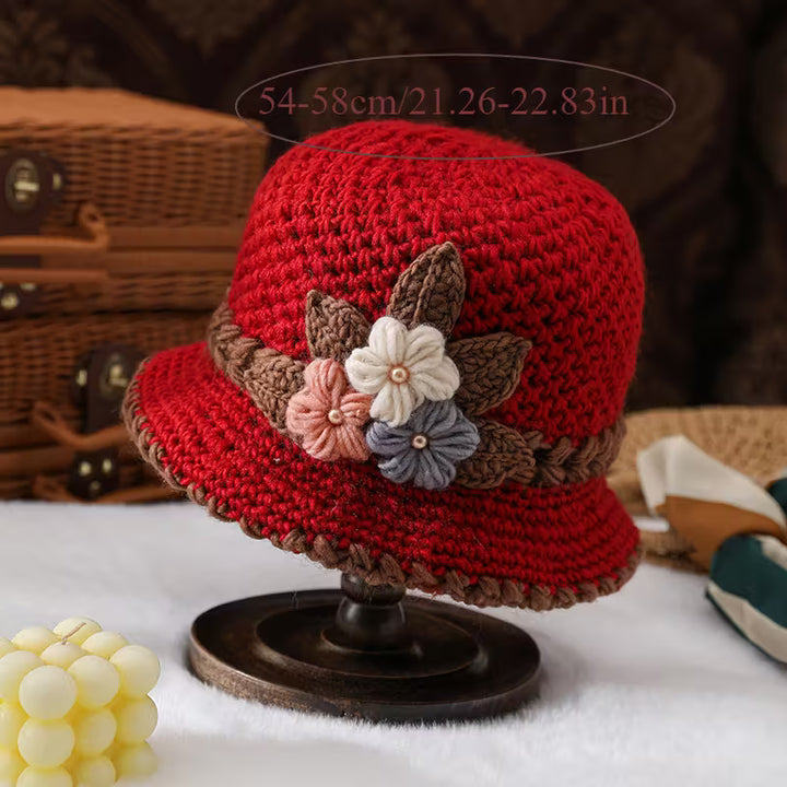 Le Chapeau d’Hiver Élégance Florale